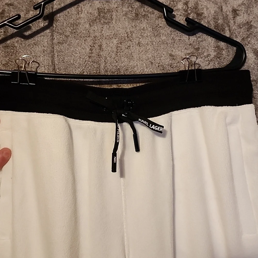 Karl Lagerfeld Paris Micro-Fleece Jogger Pants - Picture 3 of 5
